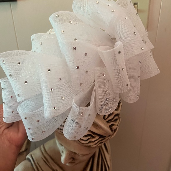 Elegant White Bow Hat with Rhinestones